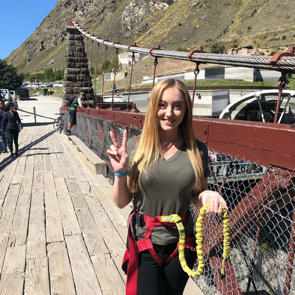 Meet your Posher, C - Picture 1 of 1